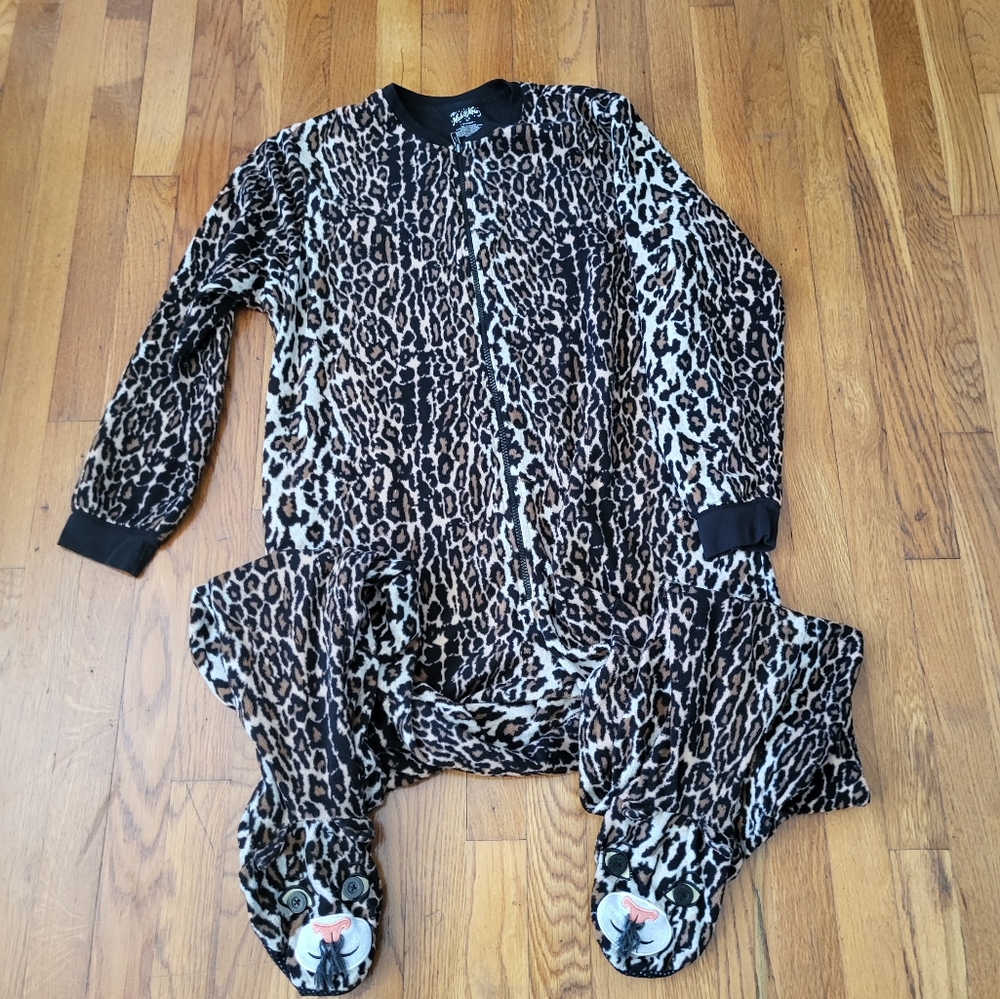 Nick and Nora animal print full zip one‎ piece footed pajamas size XL